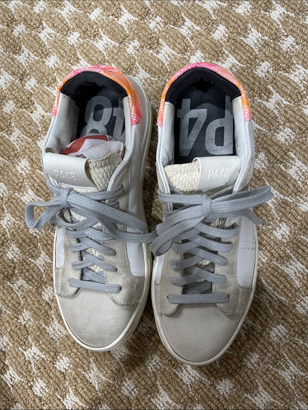 P448 Gray, White & Pink-Orange Patterned Low-Top Sneakers
